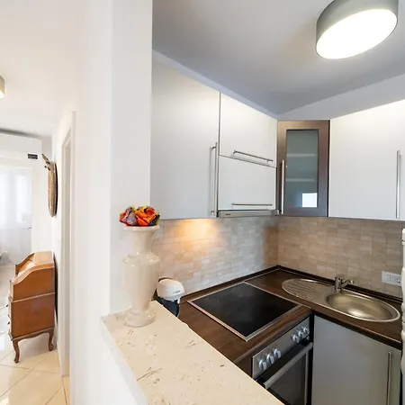 Levante Apartments, Quiet Location And Close To Beach, Only 300 M From Sea Sumartin