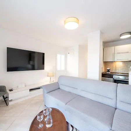 Apartmán Levante Apartments, Quiet Location And Close To Beach, Only 300 M From Sea *