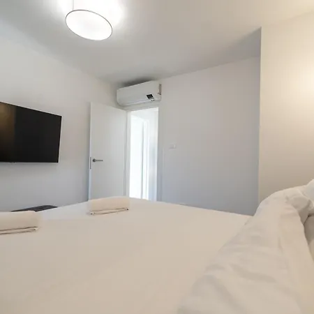 Levante Apartments, Quiet Location And Close To Beach, Only 300 M From Sea Sumartin