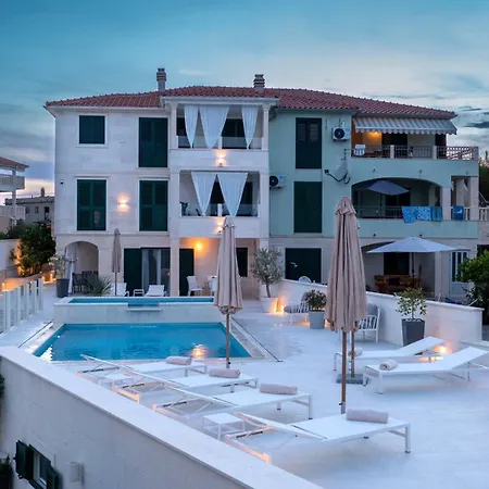 Levante Apartments, Quiet Location And Close To Beach, Only 300 M From Sea Sumartin