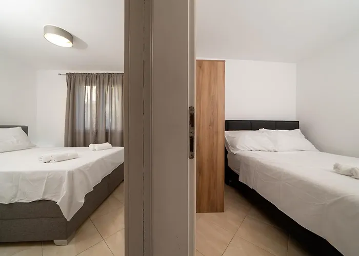 Levante Apartments, Quiet Location And Close To Beach, Only 300 M From Sea Sumartin