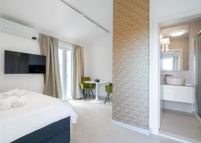 Apartment Levante Apartments, Quiet Location And Close To Beach, Only 300 M From Sea Sumartin