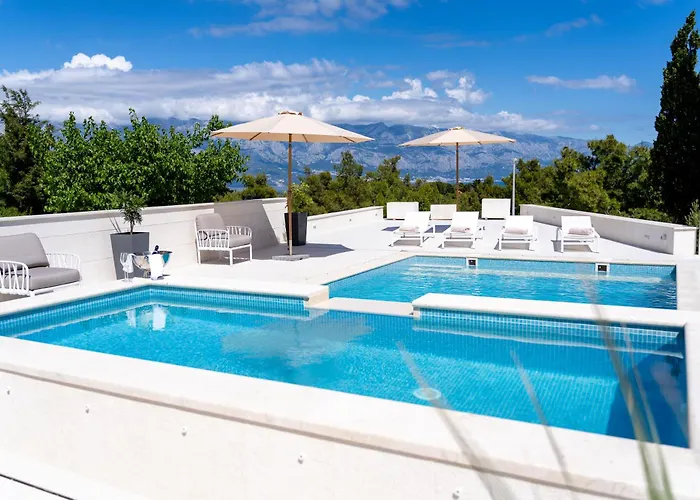 Levante Apartments, Quiet Location And Close To Beach, Only 300 M From Sea Sumartin