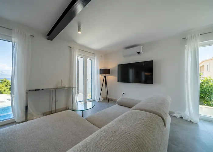 Apartment Levante Apartments, Quiet Location And Close To Beach, Only 300 M From Sea Sumartin