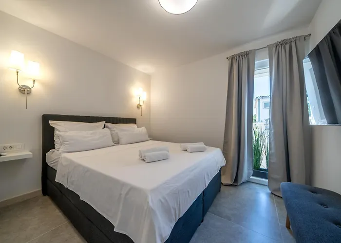 Levante Apartments, Quiet Location And Close To Beach, Only 300 M From Sea Sumartin