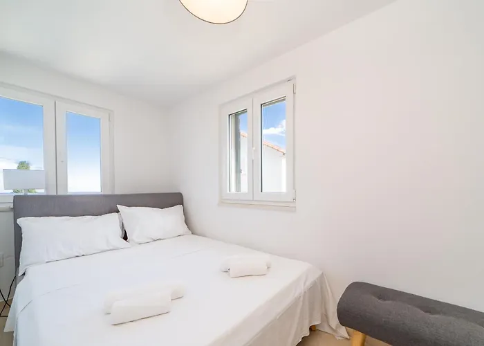 Levante Apartments, Quiet Location And Close To Beach, Only 300 M From Sea Sumartin